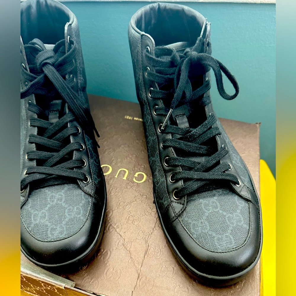 GUCCI Men’s Brooklyn High-top sneakers.